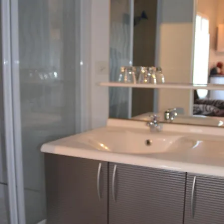 Les Flots Bleus Daire *